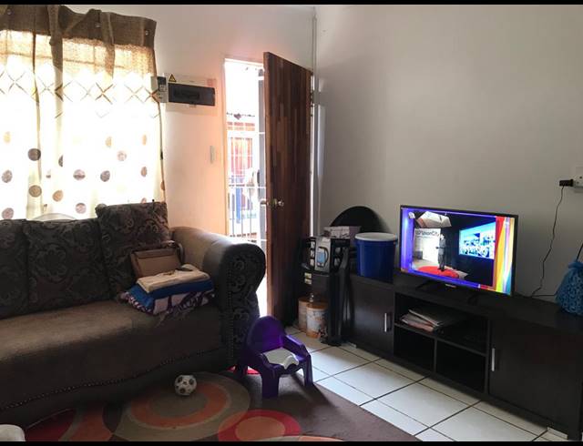 1 BEDROOM FLAT RENTED IN KEMPTON PARK CENTRAL